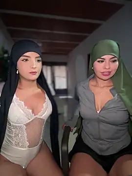 lalilamassu1 online show from 12.19.25