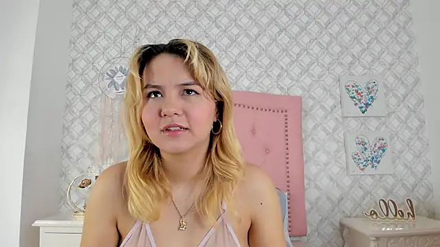 Snapshot of Sara__Williams chatting on 02.19.25 Sara Williams online show from 02.19.25