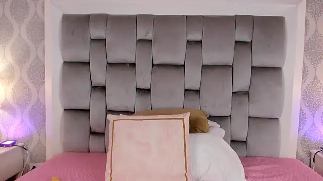 Snapshot of Sara__Williams chatting on 02.21.25 Sara Williams online show from 02.21.25