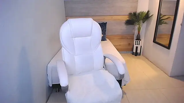 Snapshot of Violetta_rainbow chatting on 12.13.24 Violetta rainbow online show from 12.13.24