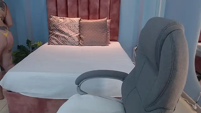 Snapshot of Violetta_rainbow chatting on 11.27.25 Violetta rainbow online show from 11.27.25