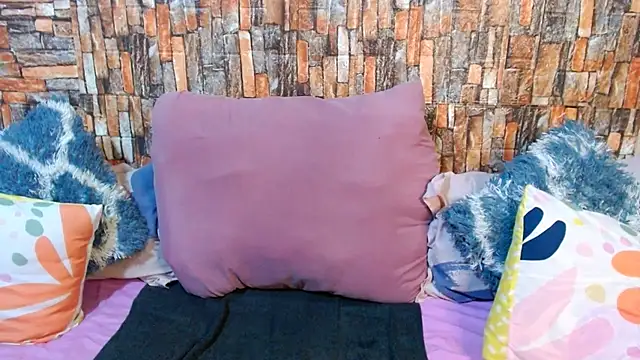 Snapshot of Foxy_African chatting on 11.27.25 Foxy African online show from 11.27.25