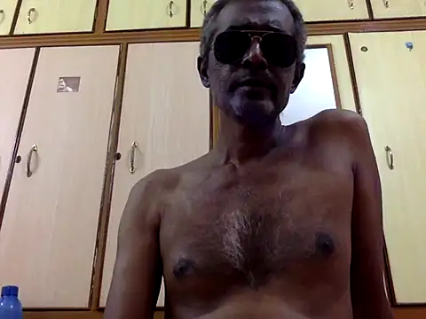 Snapshot of Lookin4Kinky_Partner chatting on 11.30.25 Lookin4Kinky Partner online show from 11.30.25