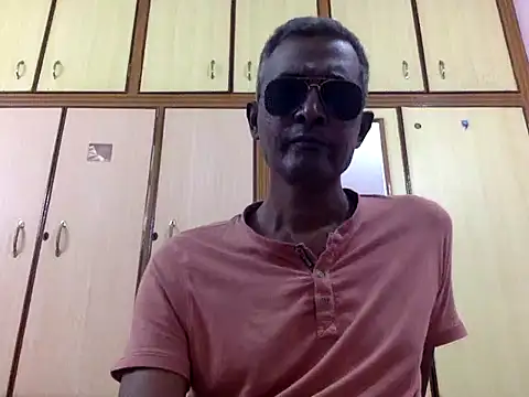 Snapshot of Lookin4Kinky_Partner chatting on 12.23.25 Lookin4Kinky Partner online show from 12.23.25