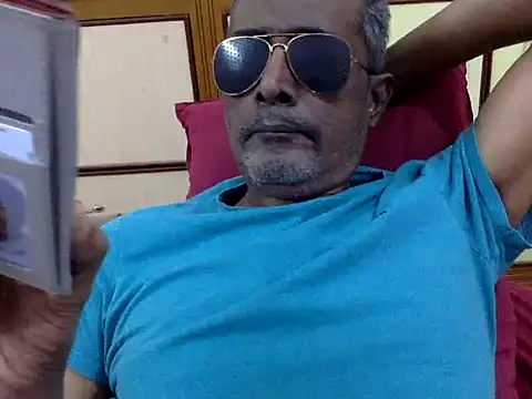 Snapshot of Lookin4Kinky_Partner chatting on 01.06.26 Lookin4Kinky Partner online show from 01.06.26