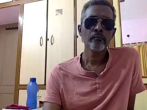 Snapshot of Lookin4Kinky_Partner chatting on 01.15.26 Lookin4Kinky Partner online show from 01.15.26