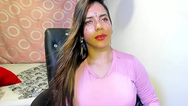 1julianasalazar online show from 10.25.25