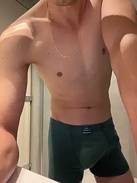 Snapshot of dedewr chatting on 11.13.25 dedewr online show from 11.13.25