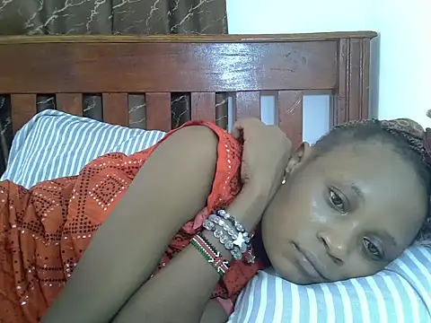 Snapshot of SpicyPetite chatting on 02.24.26 SpicyPetite online show from 02.24.26