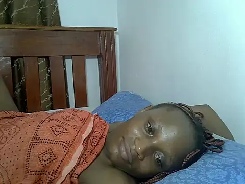 SpicyPetite online show from 04.04.26