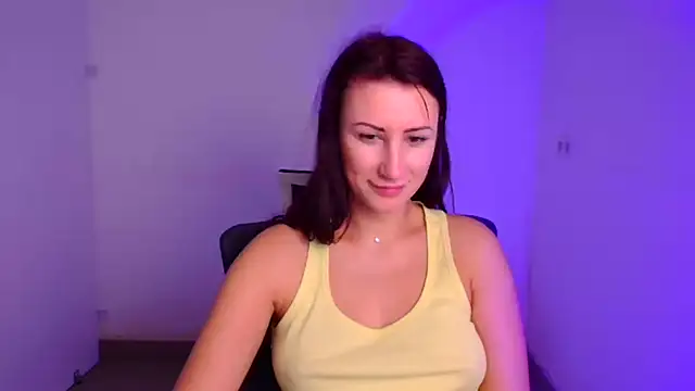 Snapshot of Loren_Moa chatting on 12.23.24 Loren Moa online show from 12.23.24