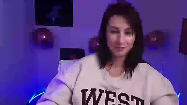 Snapshot of Loren_Moa chatting on 02.12.25 Loren Moa online show from 02.12.25