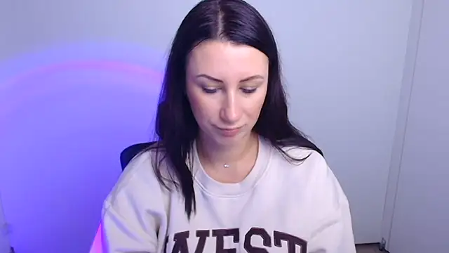 Snapshot of Loren_Moa chatting on 10.09.25 Loren Moa online show from 10.09.25