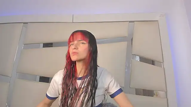 chrystal js online show from 02.24.25