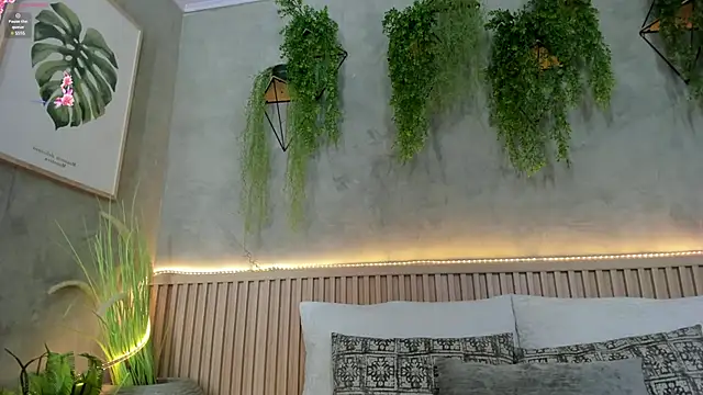 Snapshot of Lana_Lann chatting on 02.10.25 Lana Lann online show from 02.10.25