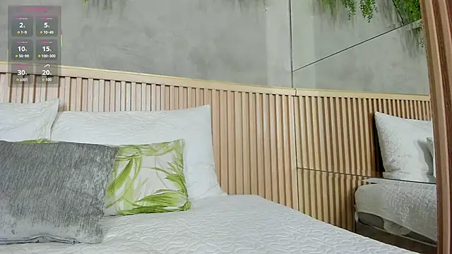 Snapshot of Lana_Lann chatting on 09.29.25 Lana Lann online show from 09.29.25