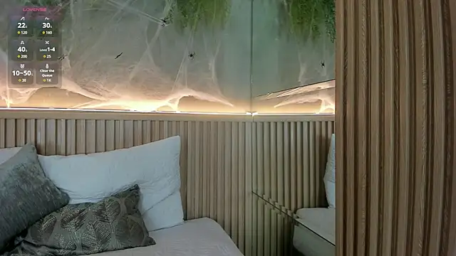 Snapshot of Lana_Lann chatting on 10.08.25 Lana Lann online show from 10.08.25