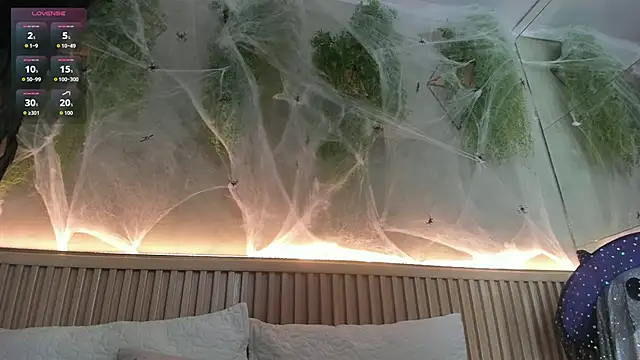 Snapshot of Lana_Lann chatting on 10.27.25 Lana Lann online show from 10.27.25