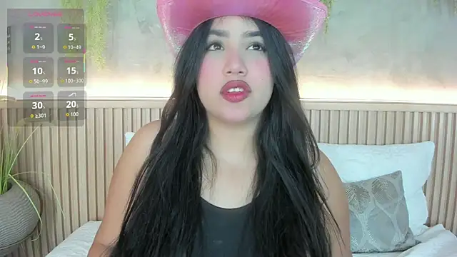 Snapshot of Lana_Lann chatting on 11.26.25 Lana Lann online show from 11.26.25