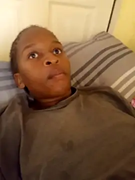 Snapshot of Nomawethu2002 chatting on 11.02.25 Nomawethu2002 online show from 11.02.25