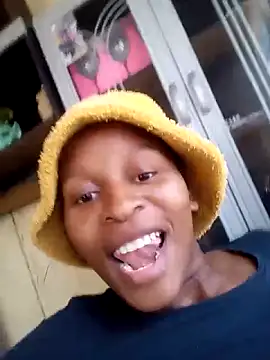 Snapshot of Nomawethu2002 chatting on 12.03.25 Nomawethu2002 online show from 12.03.25