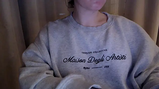 Snapshot of Sandysecret chatting on 10.22.25 Sandysecret online show from 10.22.25