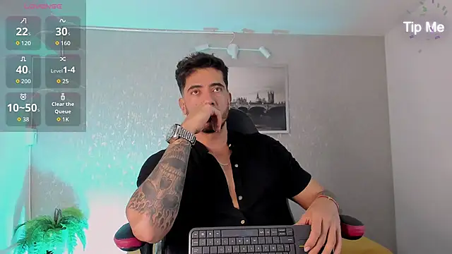 Snapshot of Nate_franco chatting on 10.20.25 Nate franco online show from 10.20.25