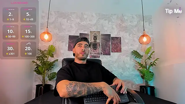 Snapshot of Nate_franco chatting on 10.29.25 Nate franco online show from 10.29.25