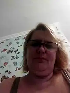 Snapshot of Forest-Lady chatting on 01.11.25 Forest-Lady online show from 01.11.25