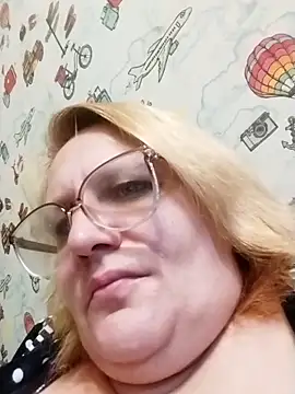 Snapshot of Forest-Lady chatting on 09.18.25 Forest-Lady online show from 09.18.25