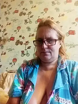 Snapshot of Forest-Lady chatting on 10.02.25 Forest-Lady online show from 10.02.25