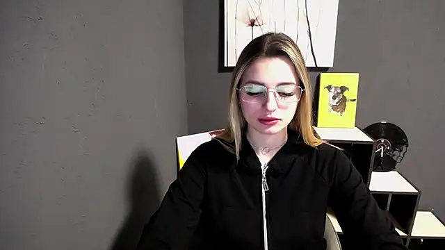 Snapshot of lady_olivia_ chatting on 04.27.26 lady olivia online show from 04.27.26
