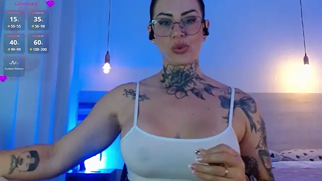 YasmimBrasil online show from 10.11.25