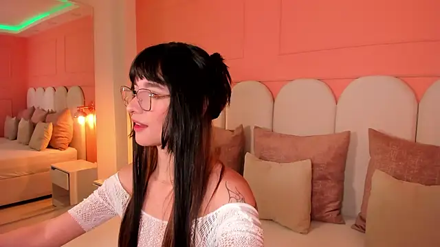 emilly williams  online show from 03.17.25