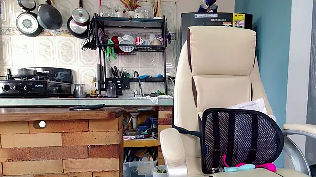 yanella fire online show from 02.14.25