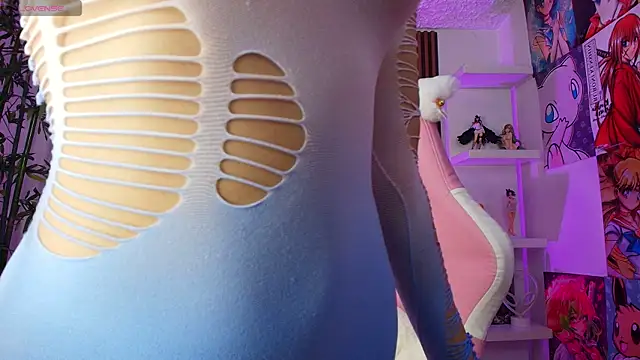 Victoria Adams14 online show from 04.19.26