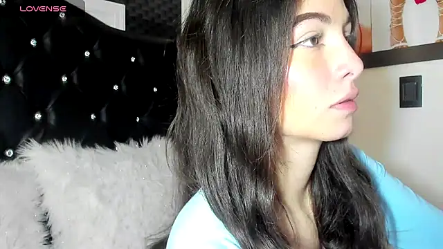 Snapshot of diana_queen_ chatting on 03.03.25 diana queen online show from 03.03.25