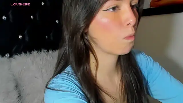 Snapshot of diana_queen_ chatting on 03.11.25 diana queen online show from 03.11.25