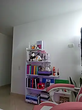 Snapshot of azumiichan chatting on 02.05.25 azumiichan online show from 02.05.25