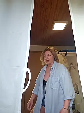 Snapshot of zarina3003 chatting on 02.19.26 zarina3003 online show from 02.19.26