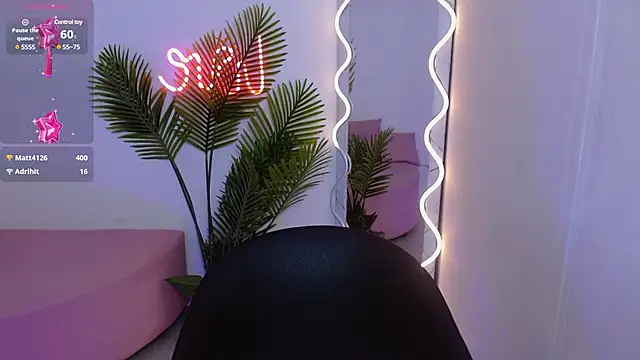 Snapshot of Chiara_tay chatting on 02.26.25 Chiara tay online show from 02.26.25