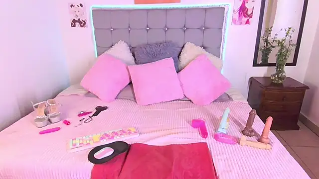 Snapshot of noa__01 chatting on 02.21.25 noa 01 online show from 02.21.25