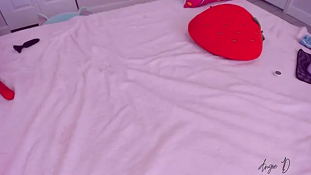 AngieDaniels1 online show from 01.29.25