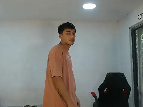 Snapshot of danielitopapuu chatting on 10.20.25 danielitopapuu online show from 10.20.25