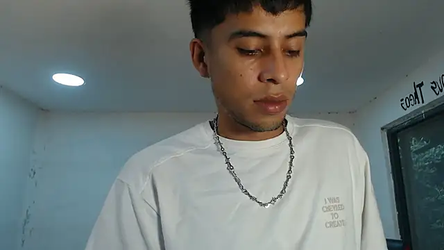 Snapshot of danielitopapuu chatting on 11.09.25 danielitopapuu online show from 11.09.25