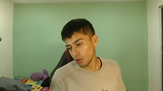 Snapshot of danielitopapuu chatting on 11.27.25 danielitopapuu online show from 11.27.25