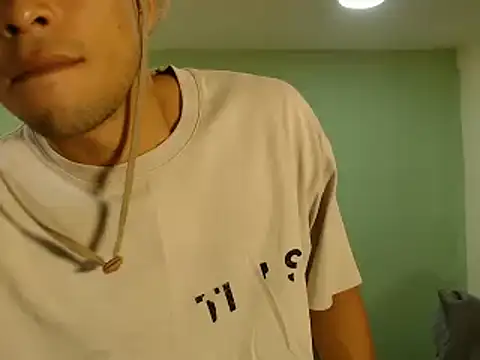 Snapshot of danielitopapuu chatting on 12.05.25 danielitopapuu online show from 12.05.25