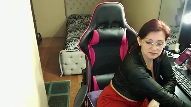 Carol Scottt online show from 12.08.24