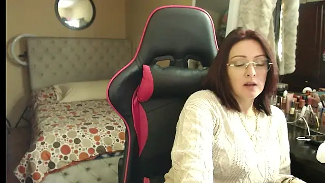 Carol Scottt online show from 10.26.25