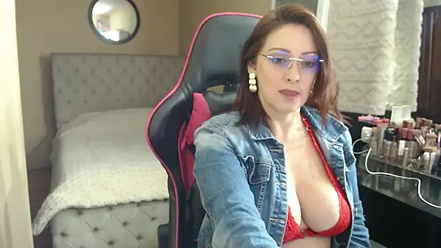 Carol Scottt online show from 04.07.26